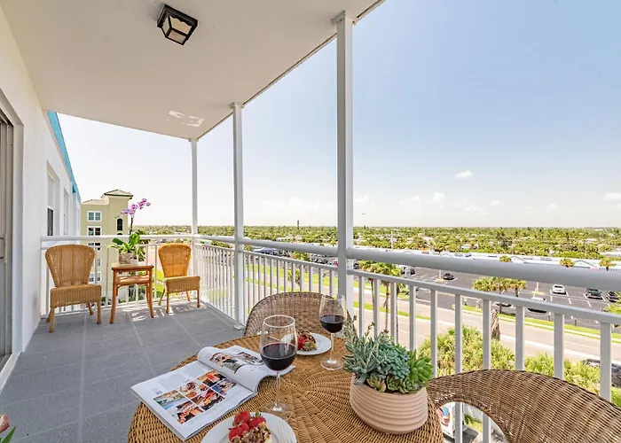 Oceanfront Beach House, Satellite Beach