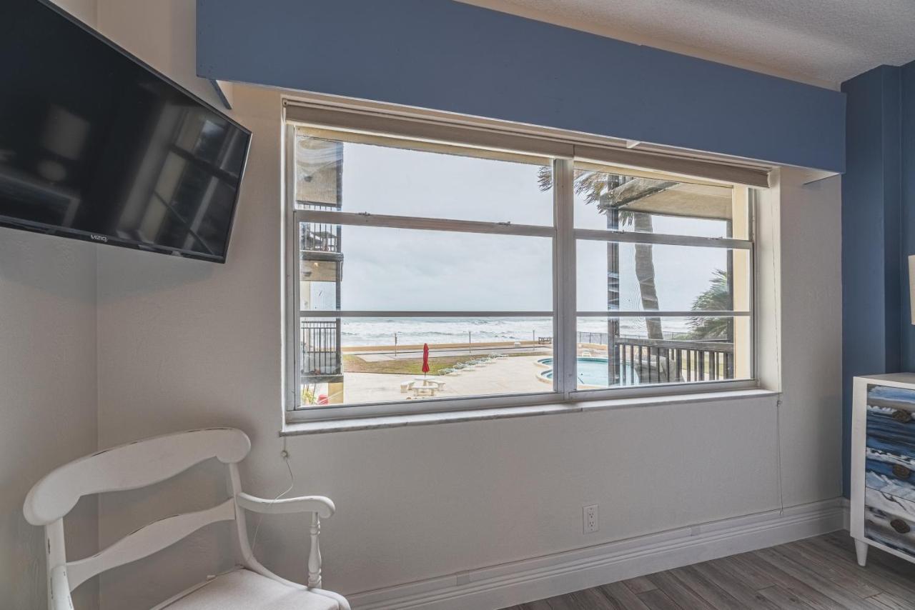 Oceanfront House, Satellite *