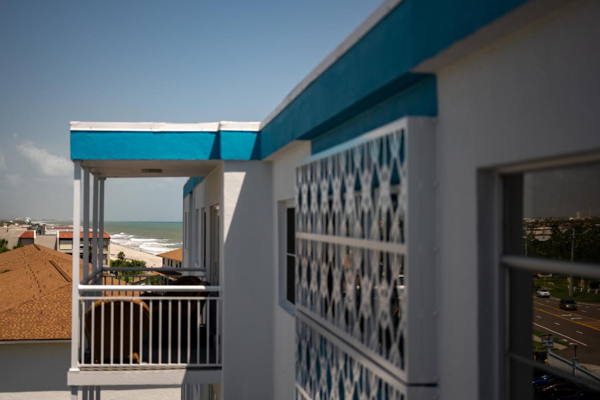 Oceanfront House, Satellite